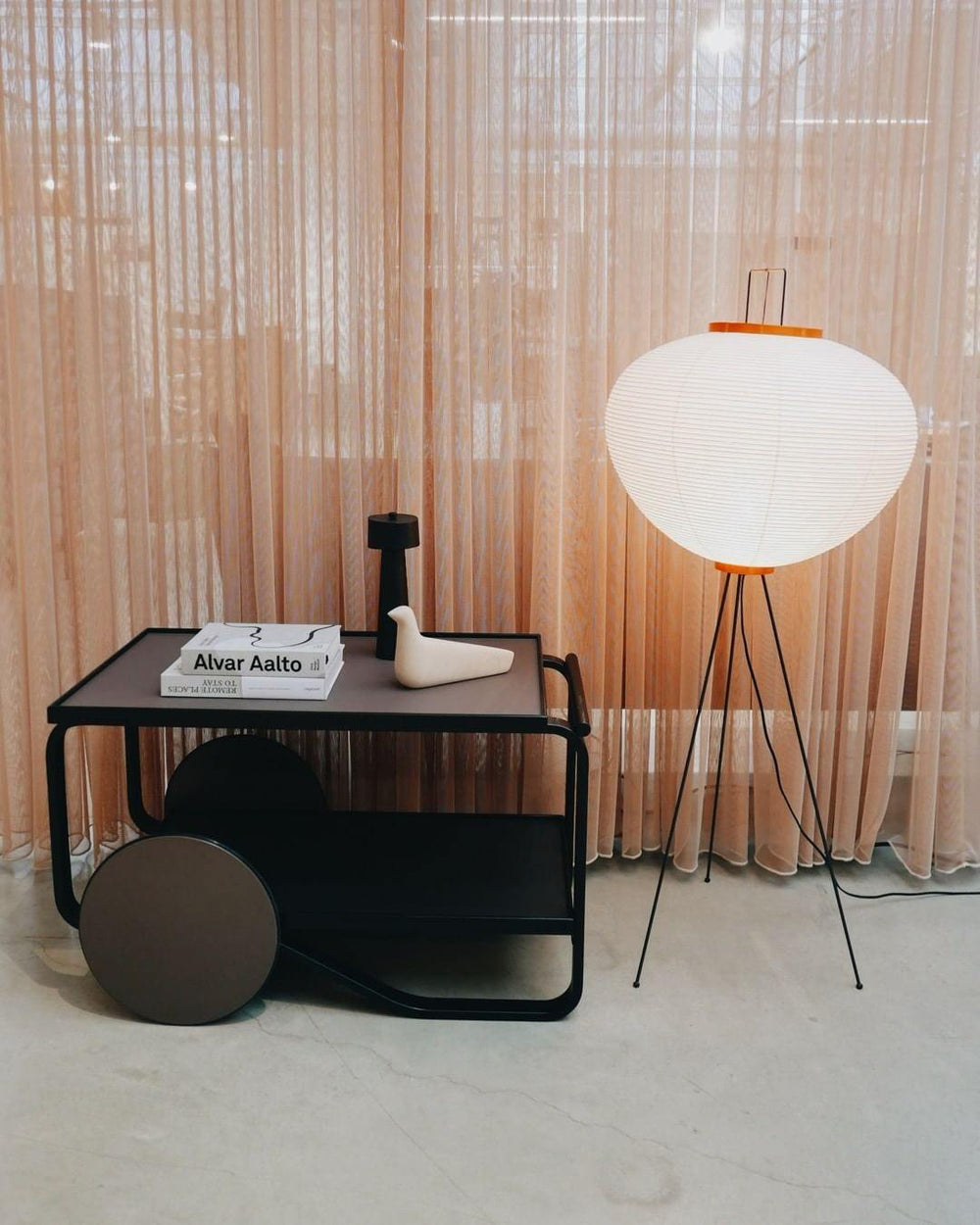 Vloerlamp Japandi Stijl met Rijstpapieren Kap en Driepoot Statief