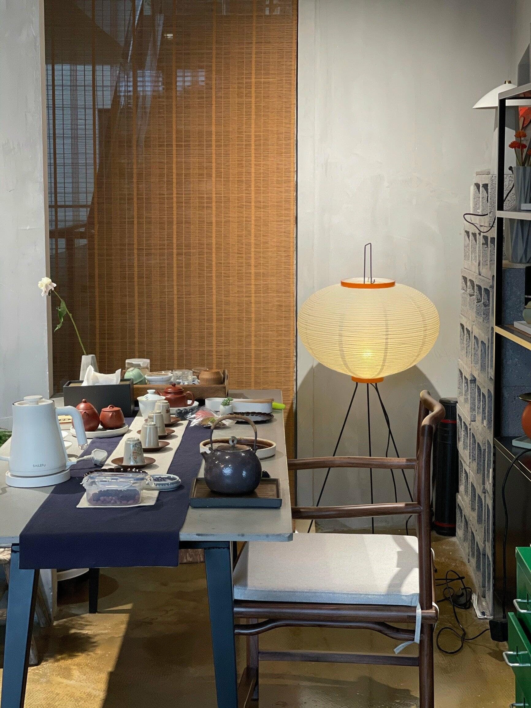 Vloerlamp Japandi Stijl met Rijstpapieren Kap en Driepoot Statief
