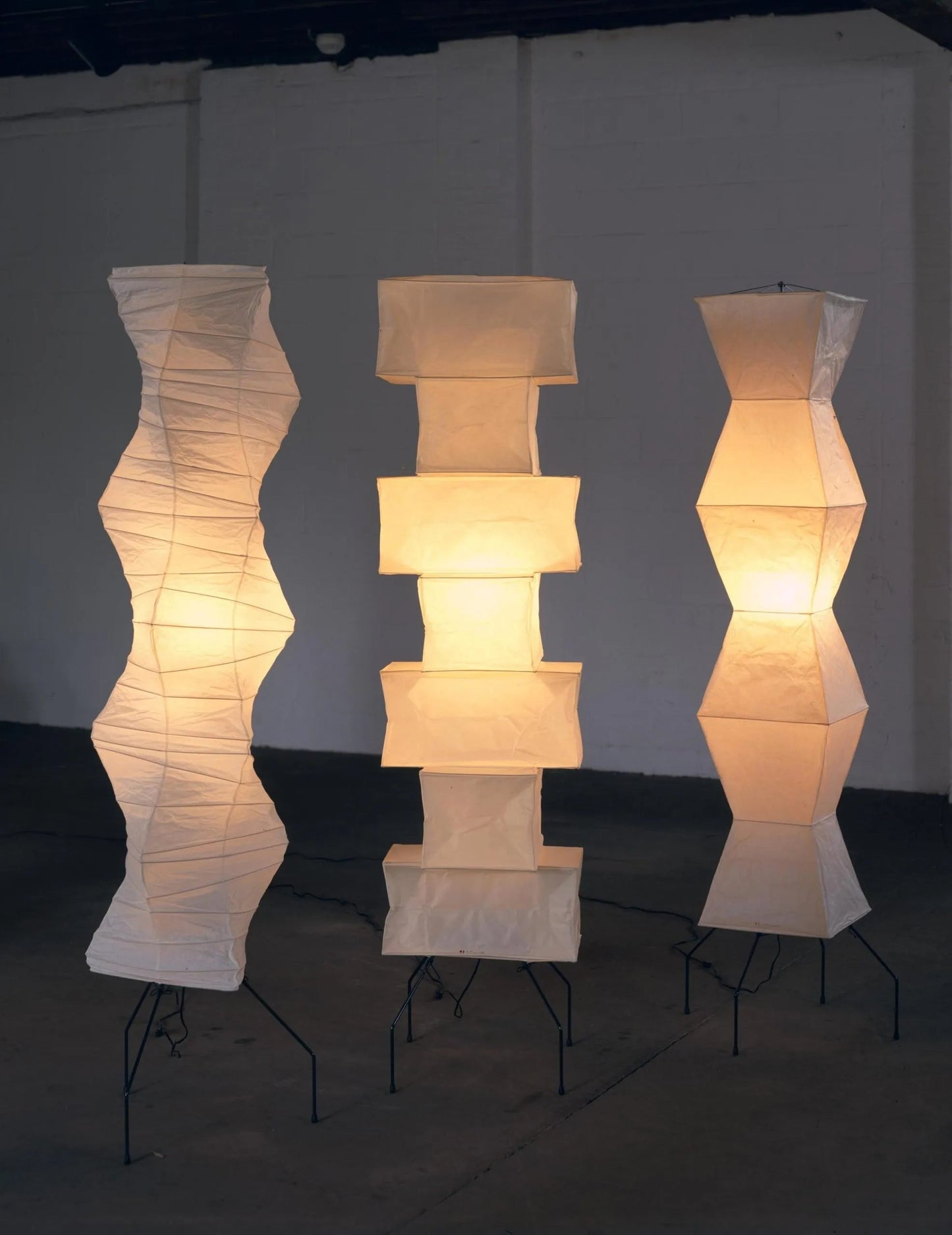 Vloerlamp Japandi Stijl met Rijstpapieren Kap en Driepoot Statief