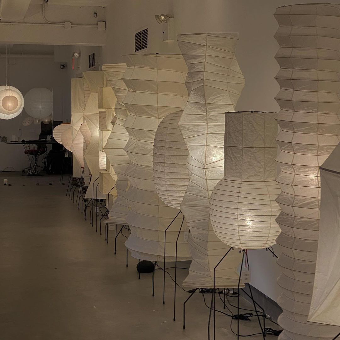Vloerlamp Japandi Stijl met Rijstpapieren Kap en Driepoot Statief ##POS:148##