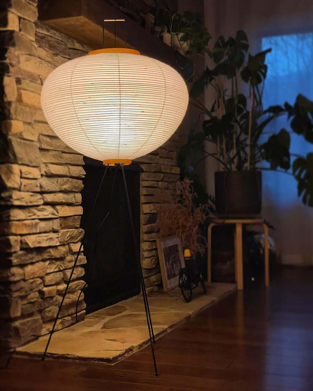 Vloerlamp Japandi Stijl met Rijstpapieren Kap en Driepoot Statief