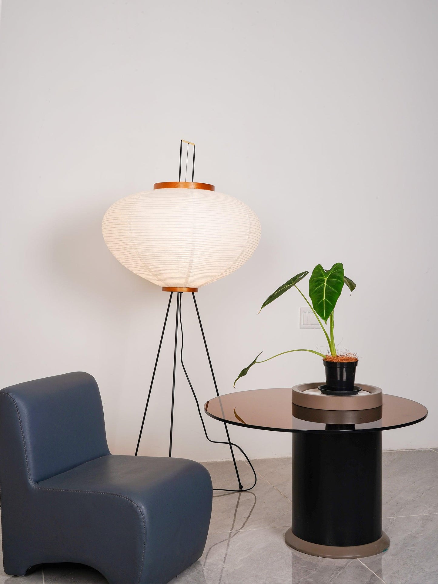 Vloerlamp Japandi Stijl met Rijstpapieren Kap en Driepoot Statief