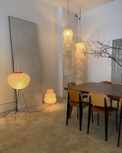 Vloerlamp Japandi Stijl met Rijstpapieren Kap en Driepoot Statief