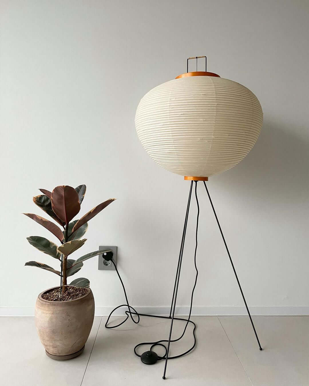 Vloerlamp Japandi Stijl met Rijstpapieren Kap en Driepoot Statief