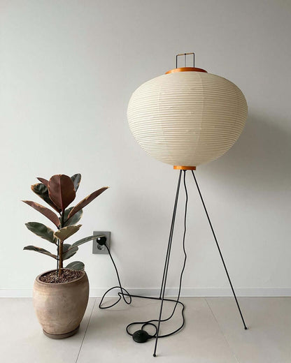 Vloerlamp Japandi Stijl met Rijstpapieren Kap en Driepoot Statief
