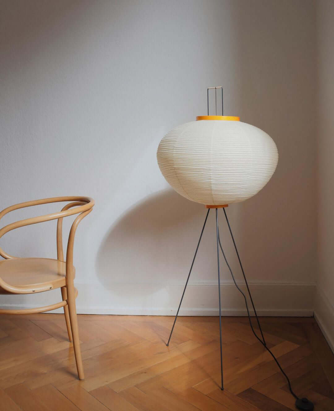 Vloerlamp Japandi Stijl met Rijstpapieren Kap en Driepoot Statief