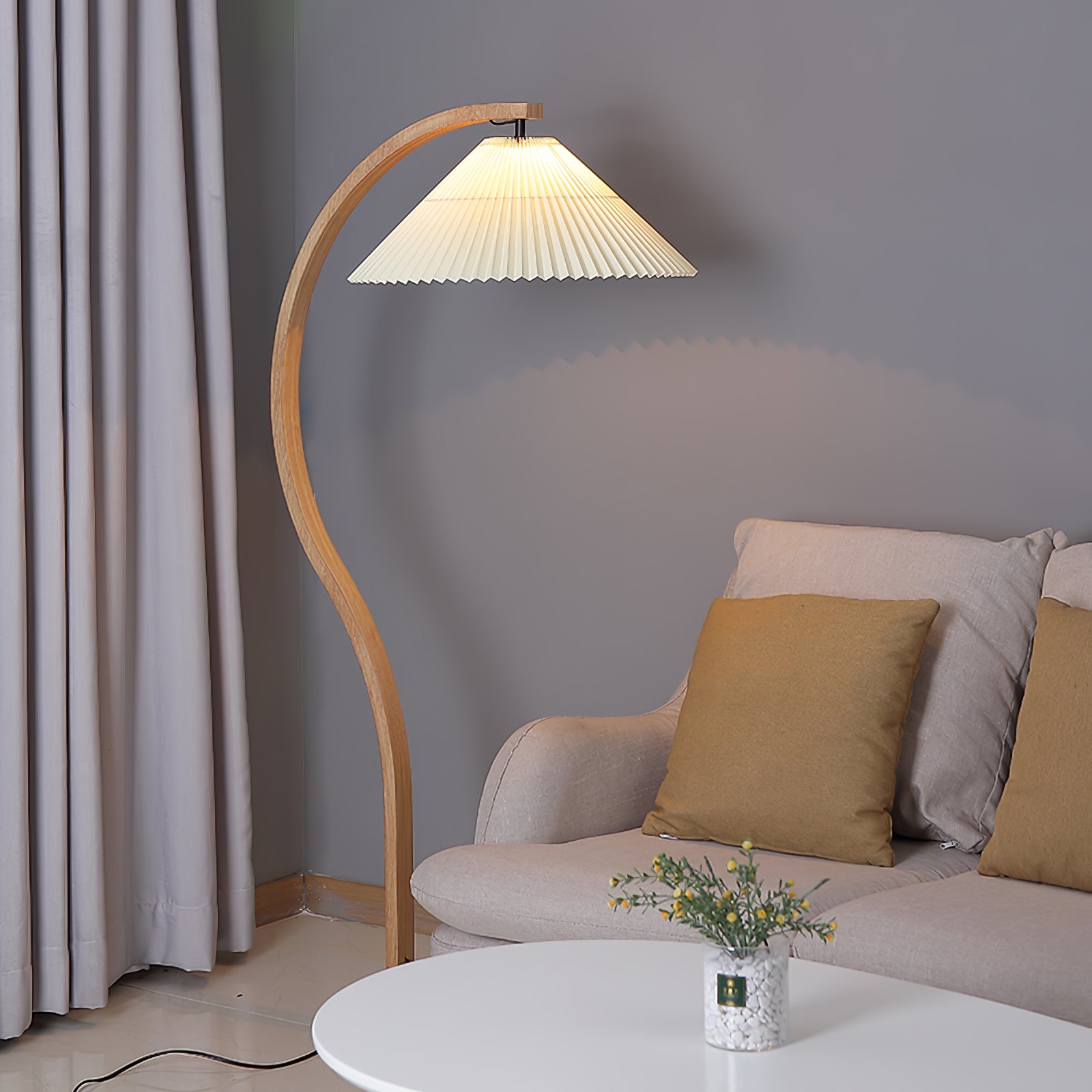 Vloerlamp Scandinavisch met Geplisseerde Kap en Boogvorm