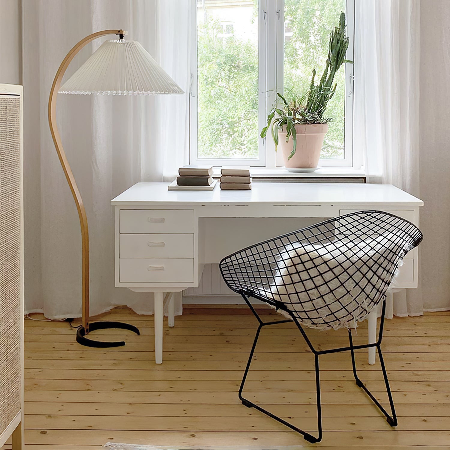 Vloerlamp Scandinavisch met Geplisseerde Kap en Boogvorm