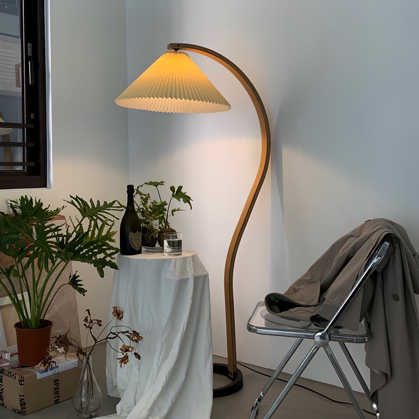 Vloerlamp Scandinavisch met Geplisseerde Kap en Boogvorm