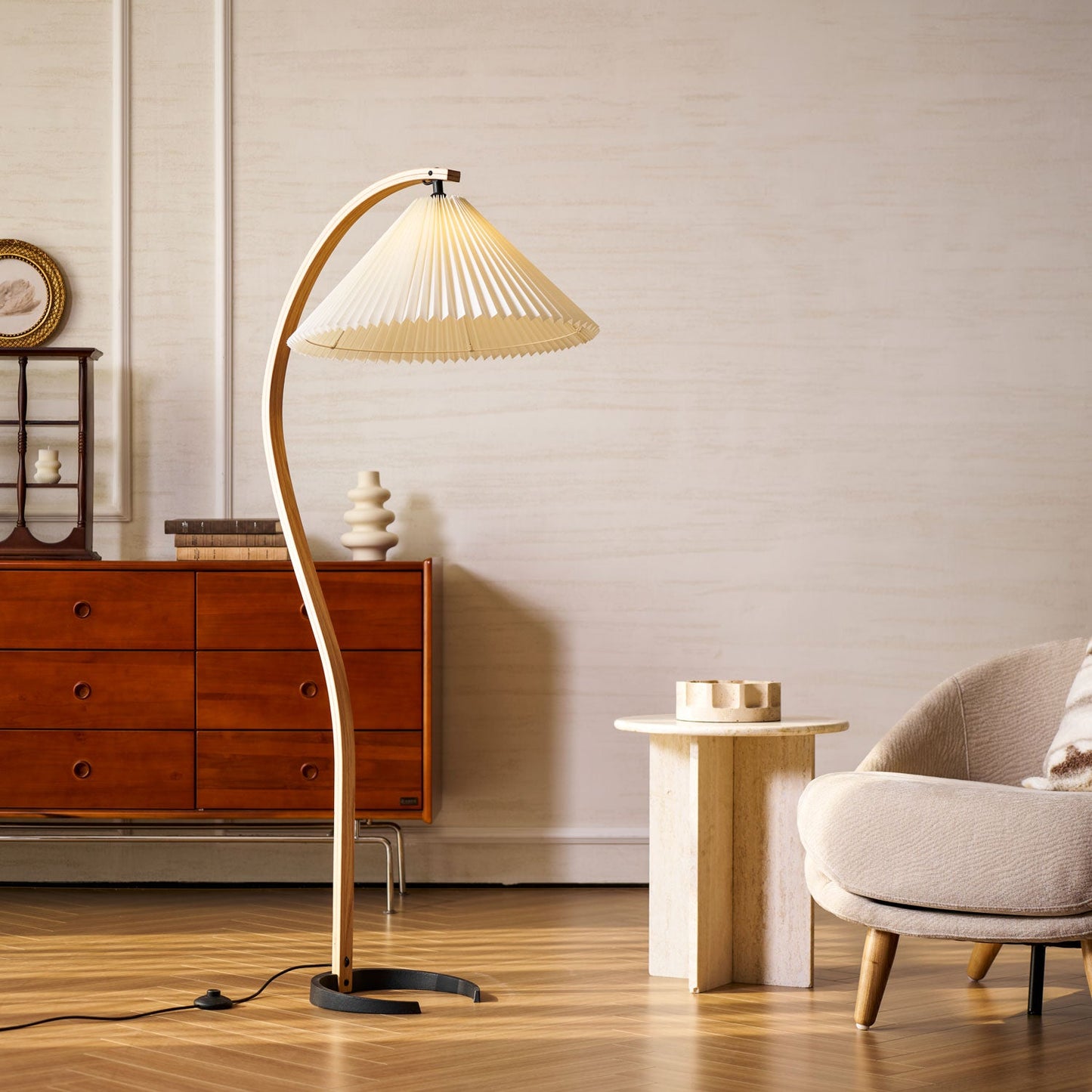 Vloerlamp Scandinavisch met Geplisseerde Kap en Boogvorm ##POS:136##