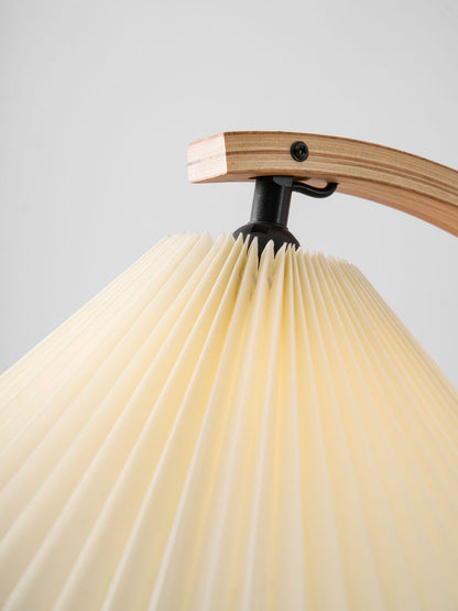 Vloerlamp Scandinavisch met Geplisseerde Kap en Boogvorm