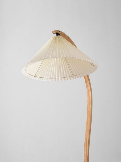 Vloerlamp Scandinavisch met Geplisseerde Kap en Boogvorm