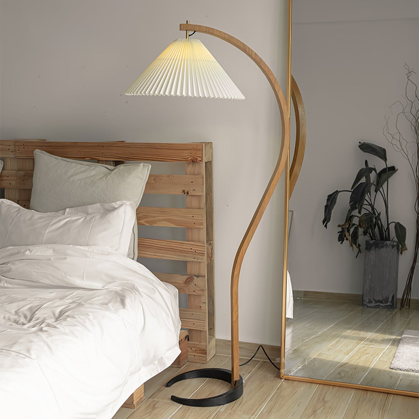 Vloerlamp Scandinavisch met Geplisseerde Kap en Boogvorm
