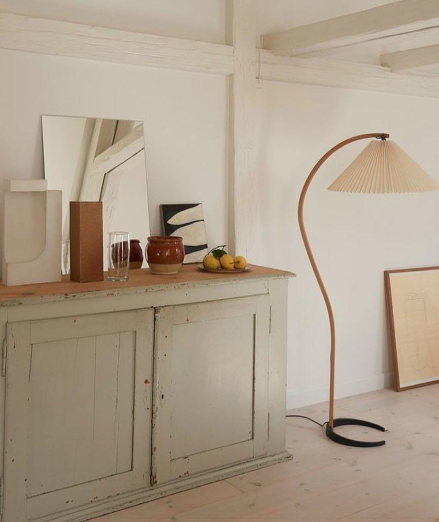Vloerlamp Scandinavisch met Geplisseerde Kap en Boogvorm