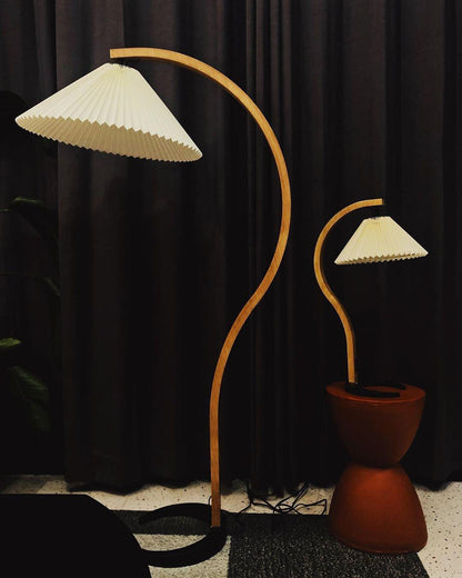 Vloerlamp Scandinavisch met Geplisseerde Kap en Boogvorm