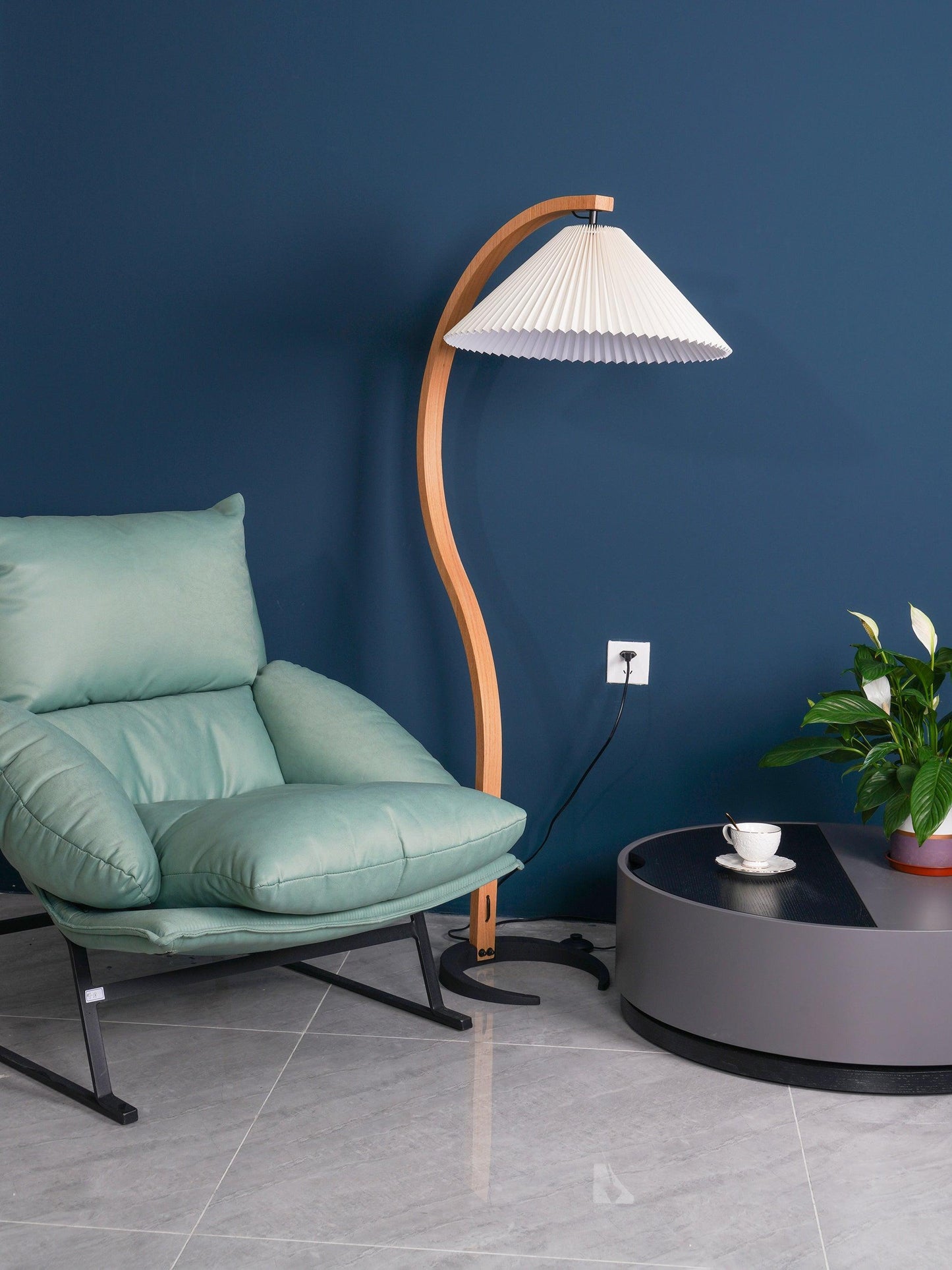 Vloerlamp Scandinavisch met Geplisseerde Kap en Boogvorm