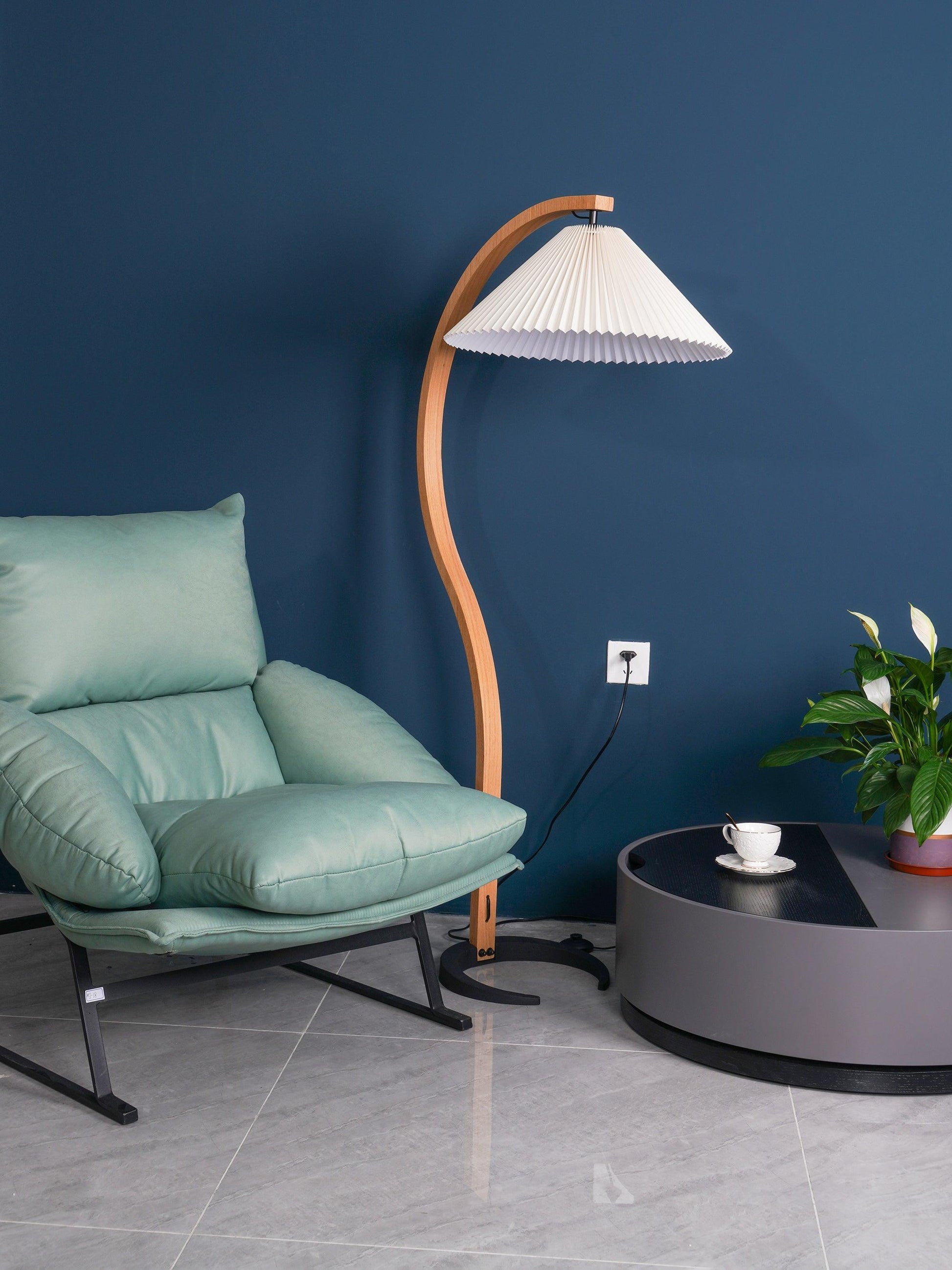 Vloerlamp Scandinavisch met Geplisseerde Kap en Boogvorm