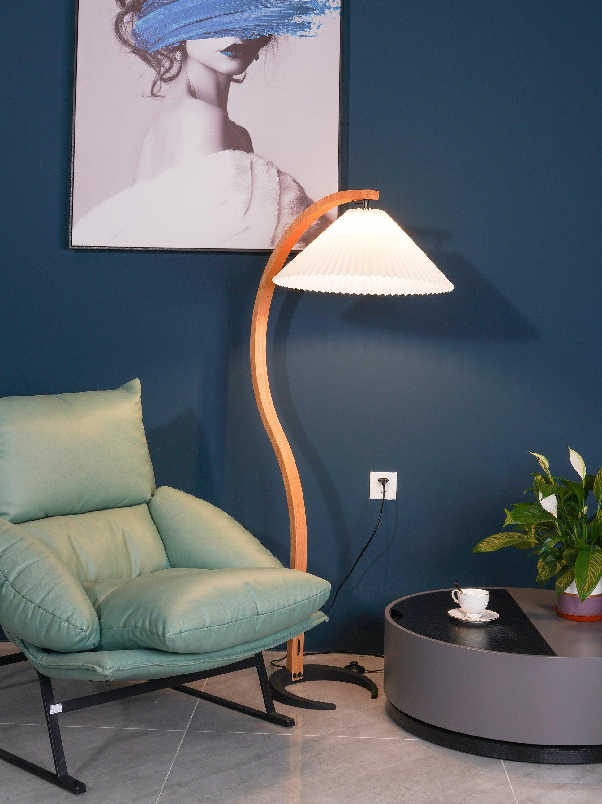Vloerlamp Scandinavisch met Geplisseerde Kap en Boogvorm