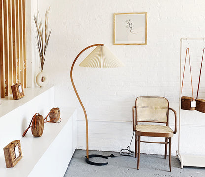 Vloerlamp Scandinavisch met Geplisseerde Kap en Boogvorm