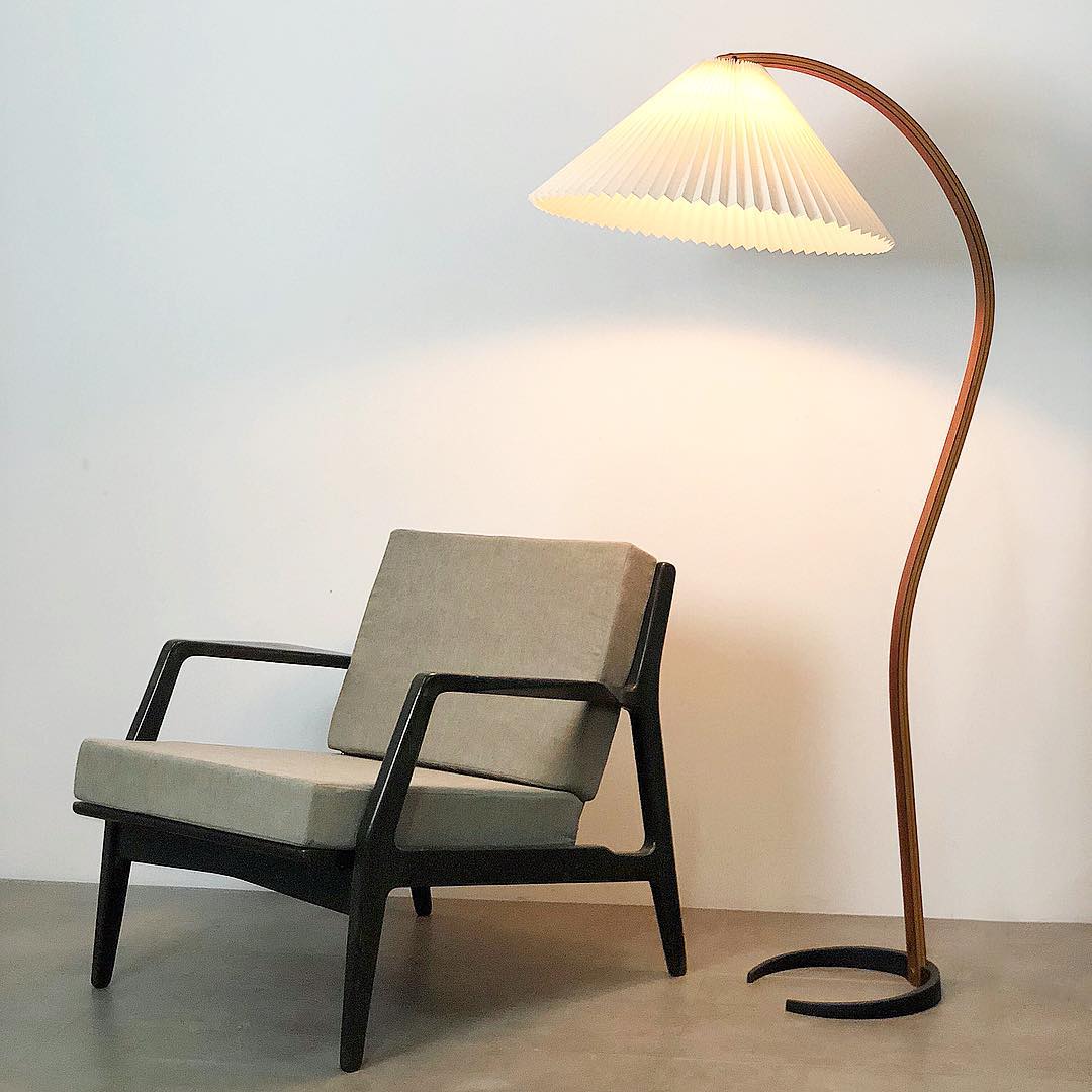 Vloerlamp Scandinavisch met Geplisseerde Kap en Boogvorm