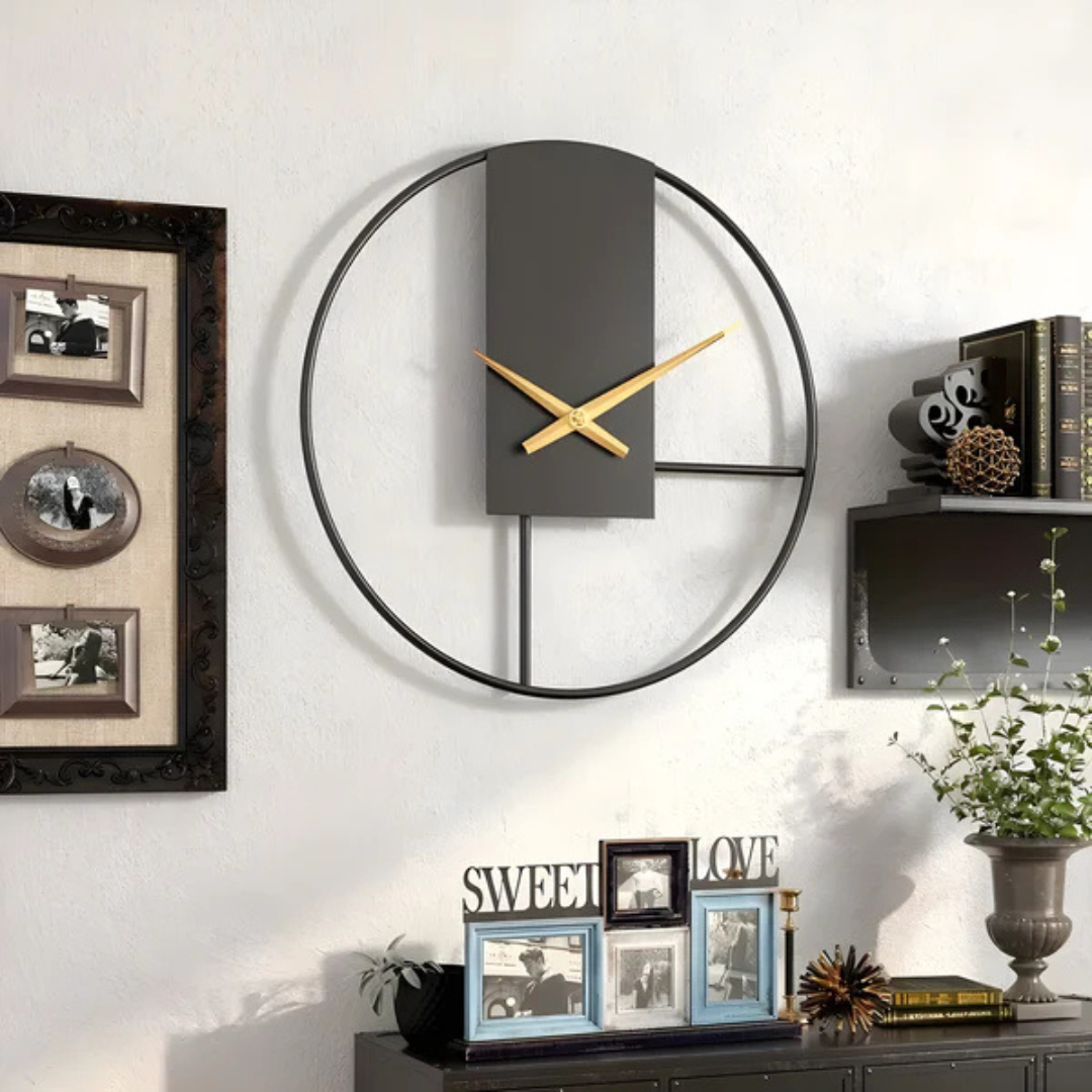 Wandklok Minimalistisch Scandinavisch Design met Open Ronde Lijst en Gouden Wijzers
