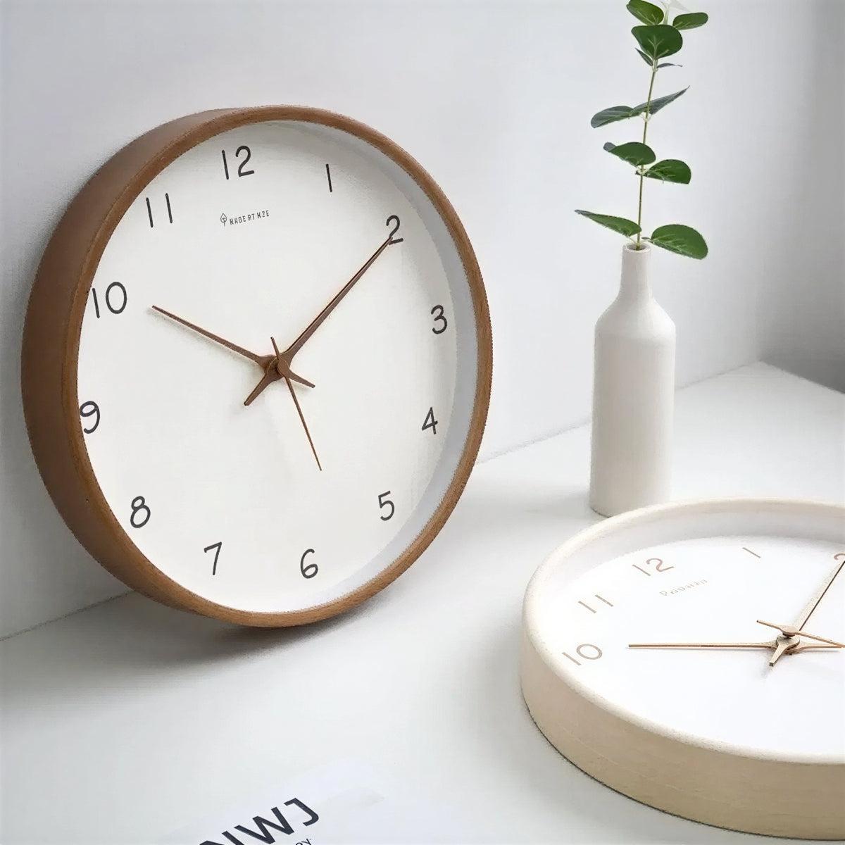 Wandklok Scandinavisch Minimalistisch met Houten Rand en Stil Uurwerk