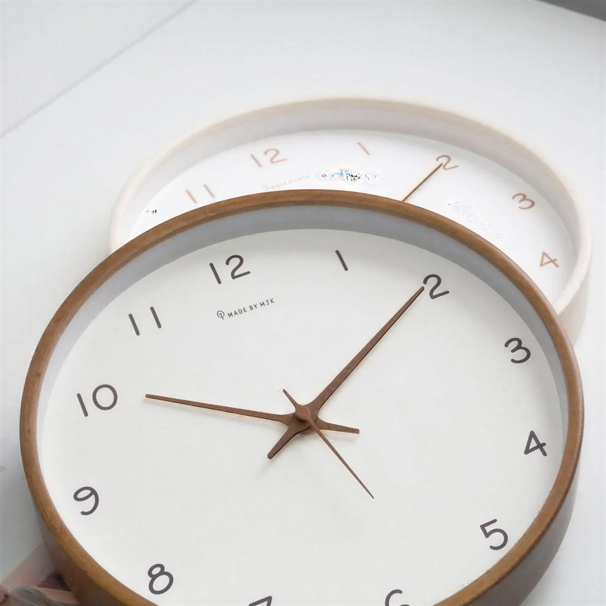 Wandklok Scandinavisch Minimalistisch met Houten Rand en Stil Uurwerk