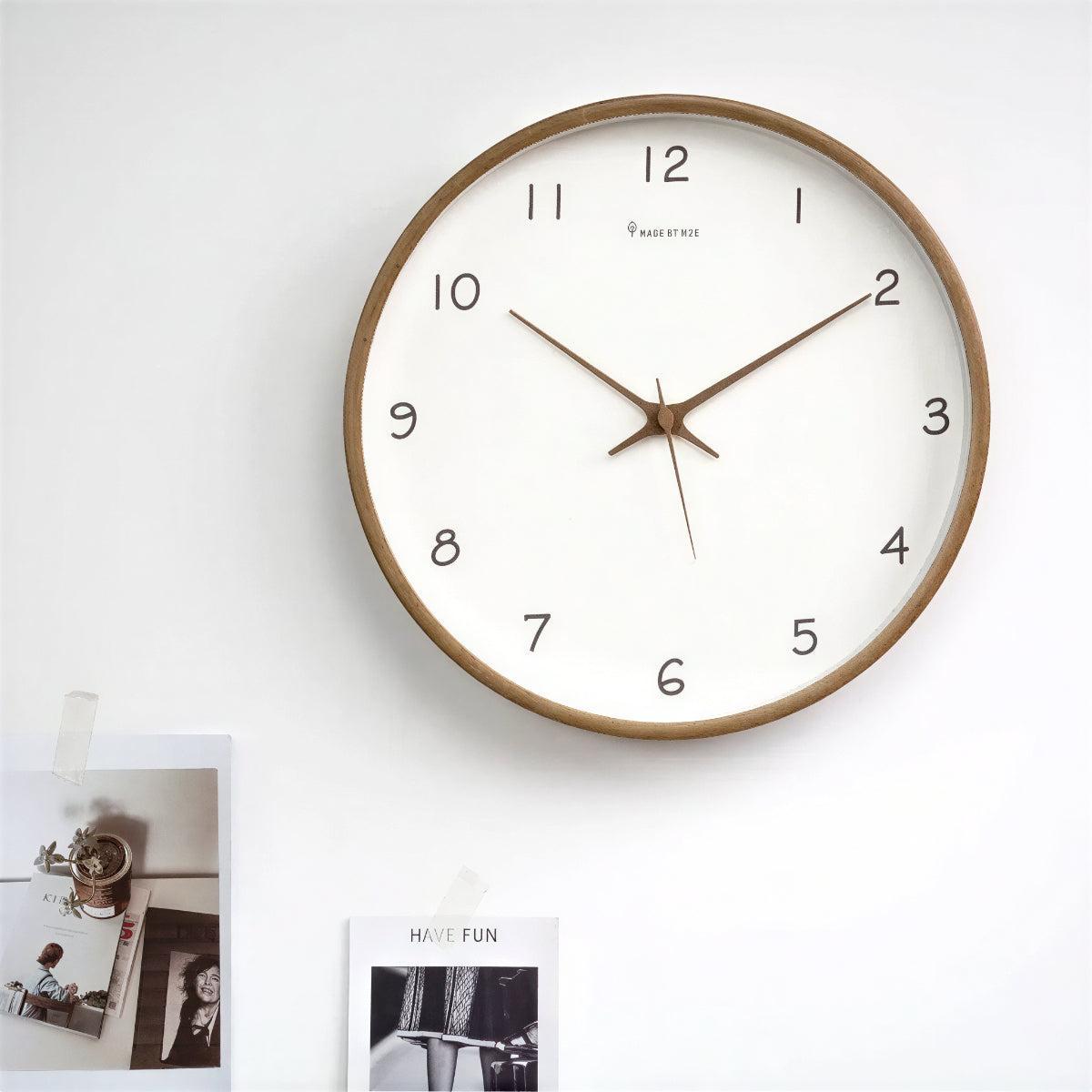 Wandklok Scandinavisch Minimalistisch met Houten Rand en Stil Uurwerk