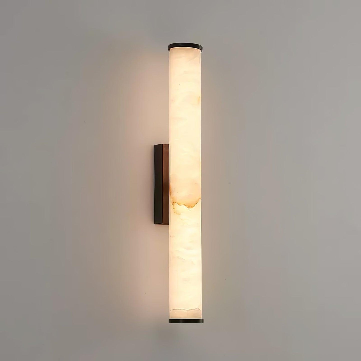 Wandlamp Art Deco met Cilindrische Alabaster Kap en Metalen Bevestiging