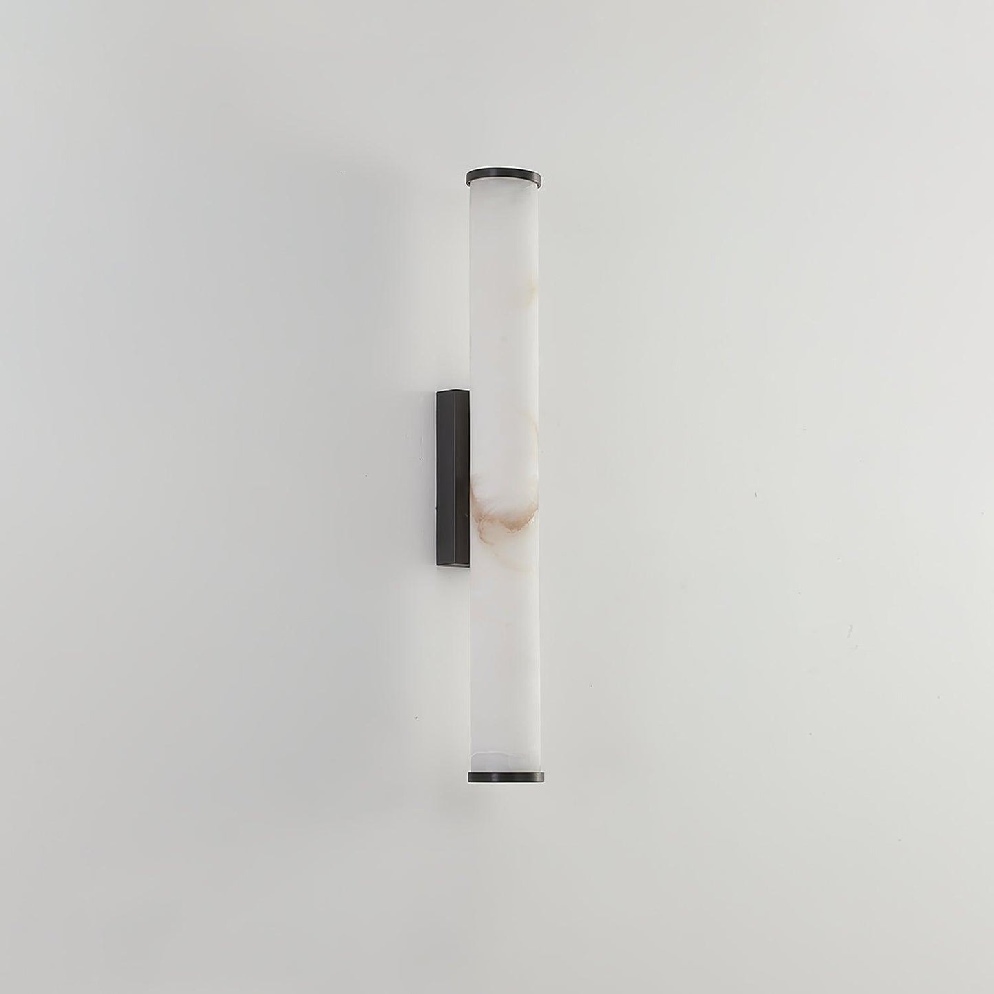 Wandlamp Art Deco met Cilindrische Alabaster Kap en Metalen Bevestiging