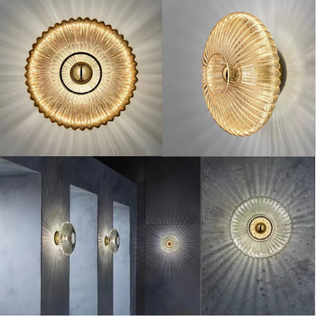 Wandlamp Art Deco met Geribbeld Glas en Stralend Lichtpatroon