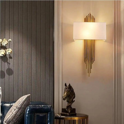 Wandlamp Art Deco met Gouden Buisjes en Rechthoekige Kap