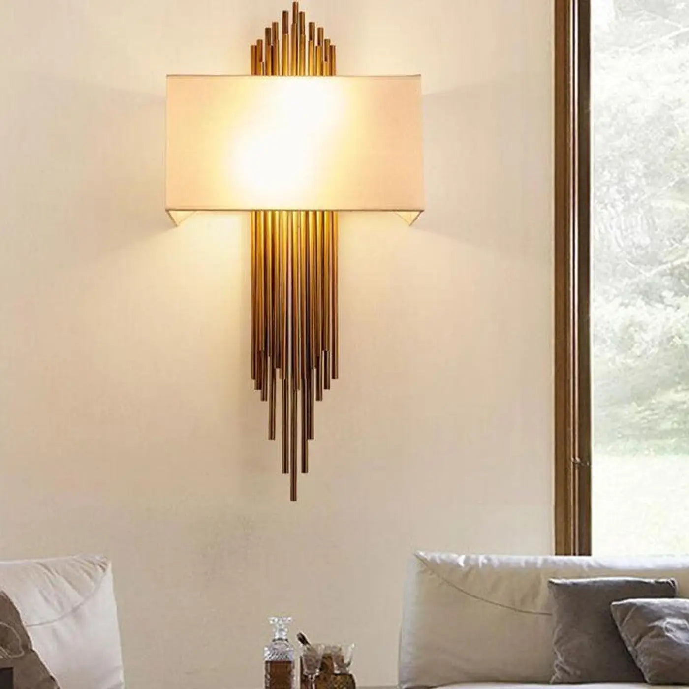 Wandlamp Art Deco met Gouden Buisjes en Rechthoekige Kap