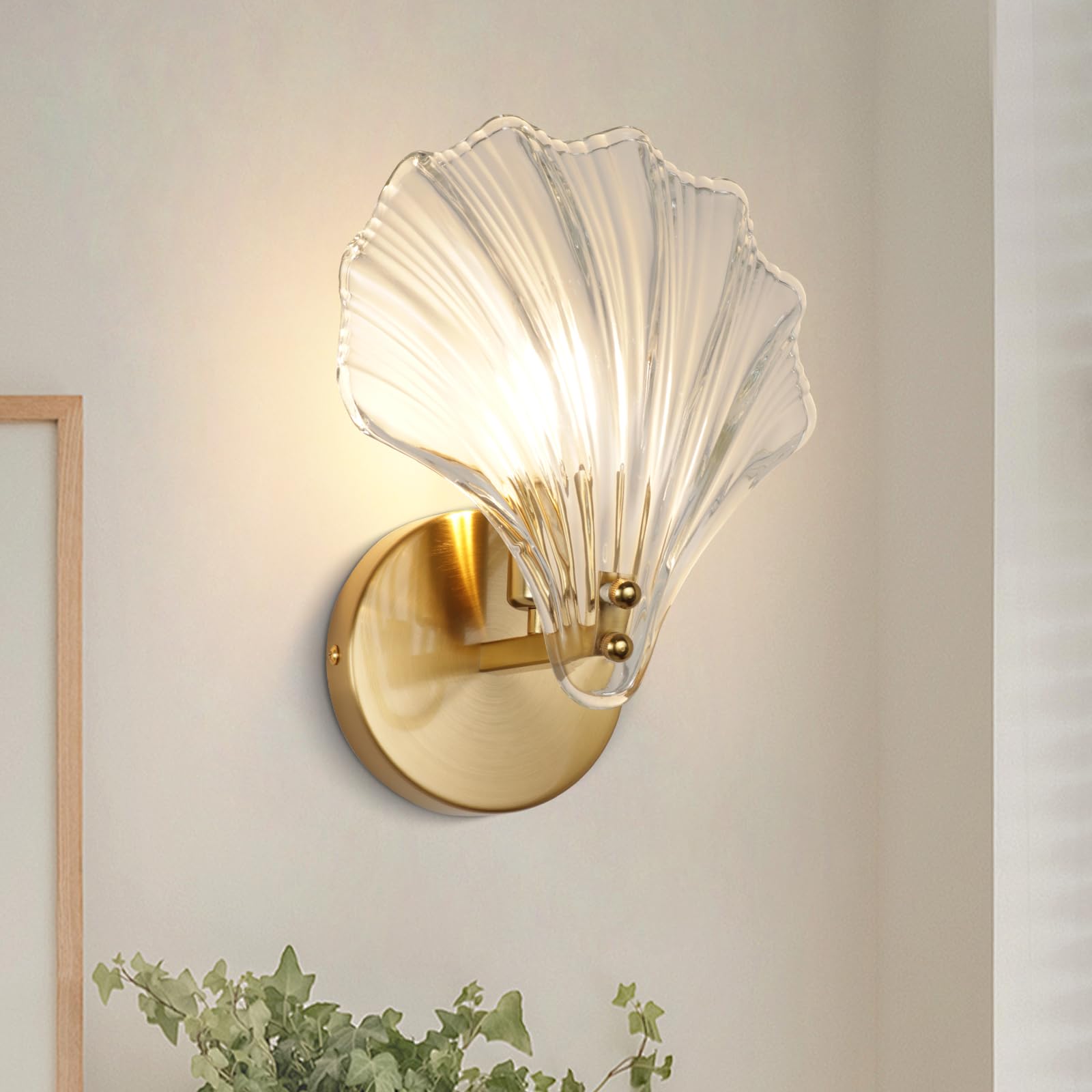 Wandlamp Art Deco met Schelp Glazen Kap en Messing Fitting