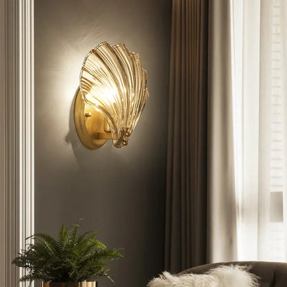 Wandlamp Art Deco met Schelp Glazen Kap en Messing Fitting