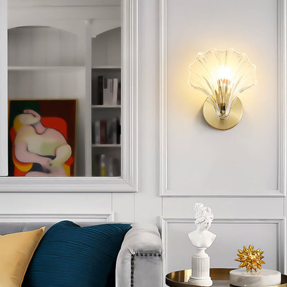 Wandlamp Art Deco met Schelp Glazen Kap en Messing Fitting