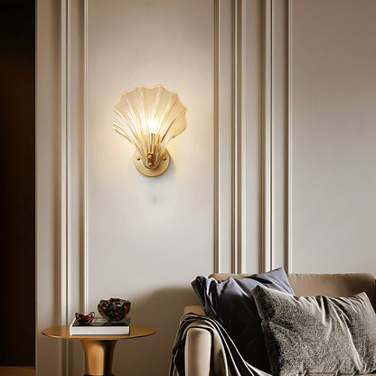 Wandlamp Art Deco met Schelp Glazen Kap en Messing Fitting