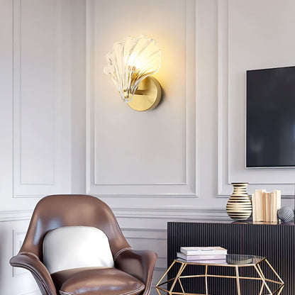 Wandlamp Art Deco met Schelp Glazen Kap en Messing Fitting