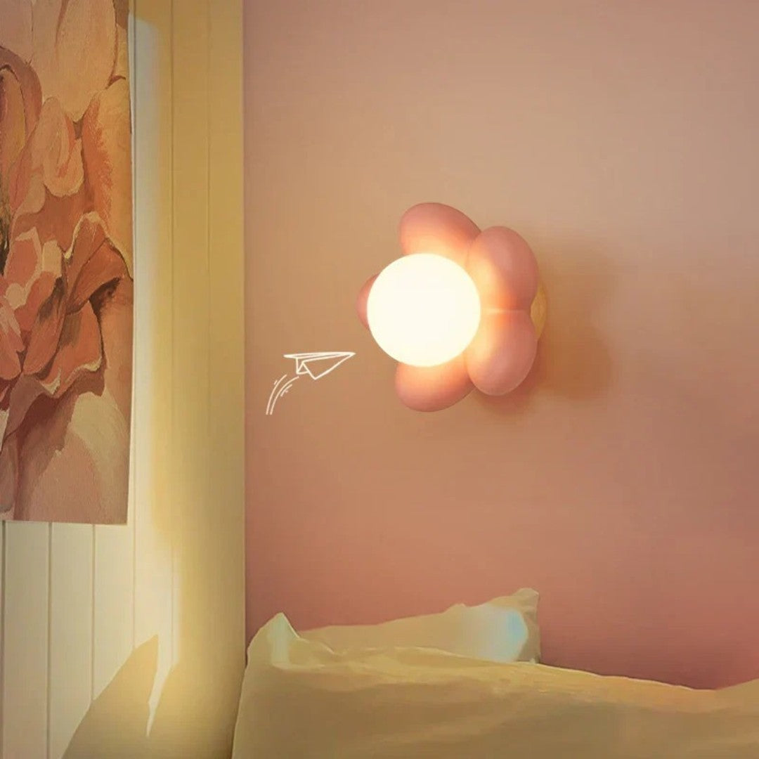 Wandlamp Bloem Kinderkamer met Glazen Bol en Houten Basis