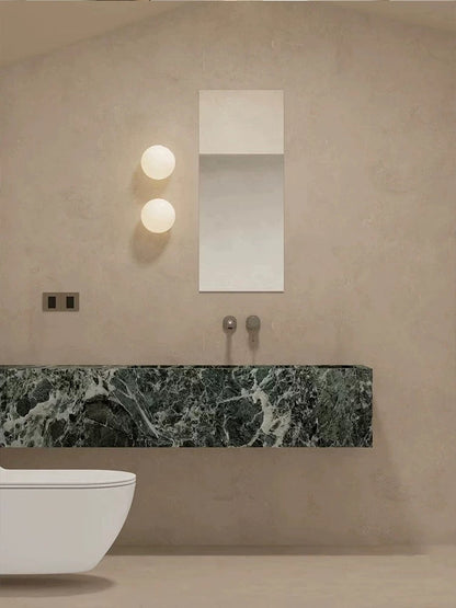 Wandlamp Bol LED met Mat Glazen Kap voor Badkamer en Gang