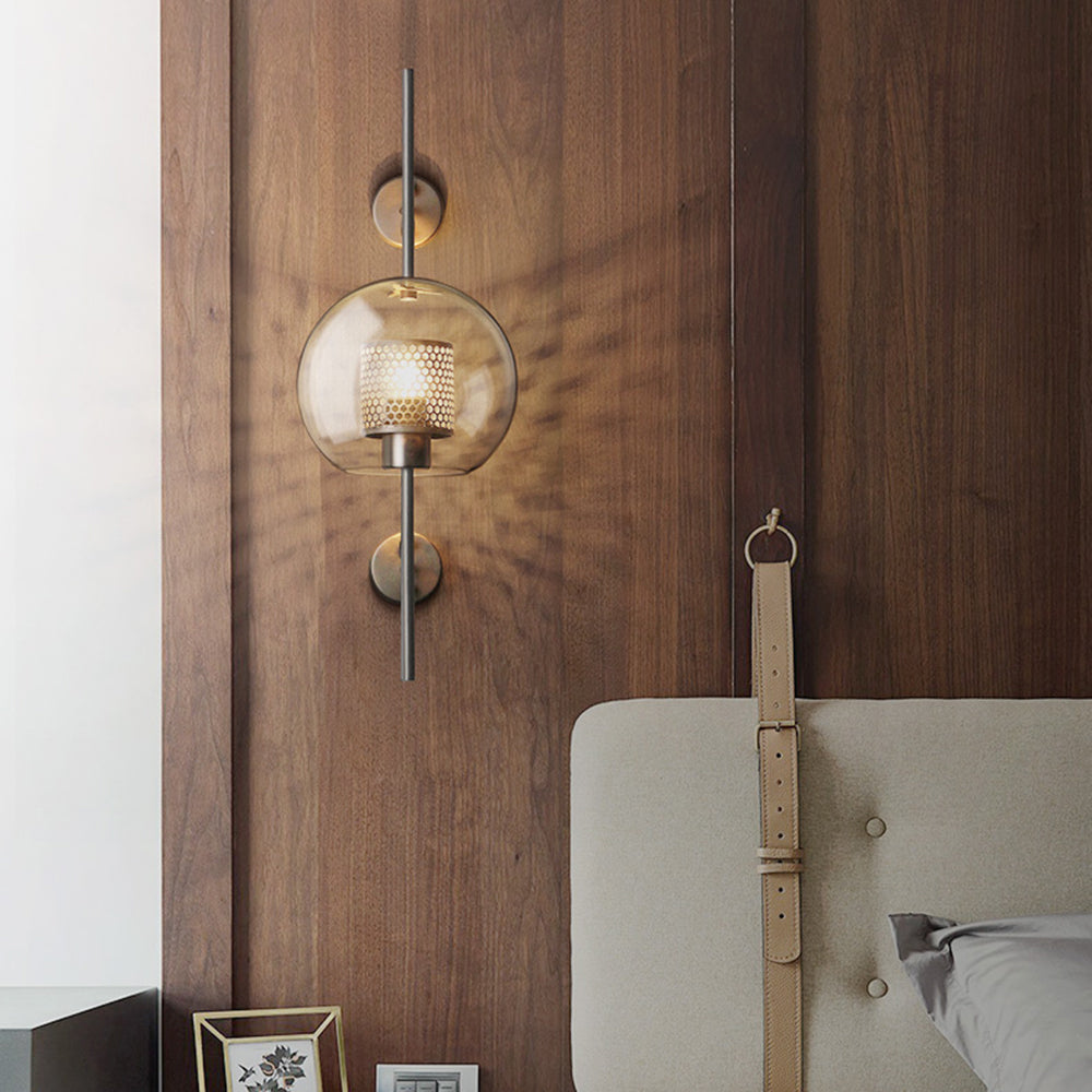 Wandlamp Industrieel met Glazen Kap en Metalen Mesh Binnenkap