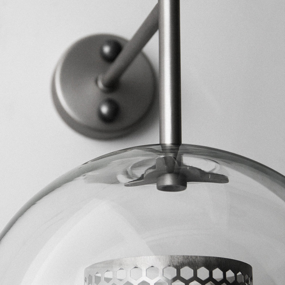 Wandlamp Industrieel met Glazen Kap en Metalen Mesh Binnenkap