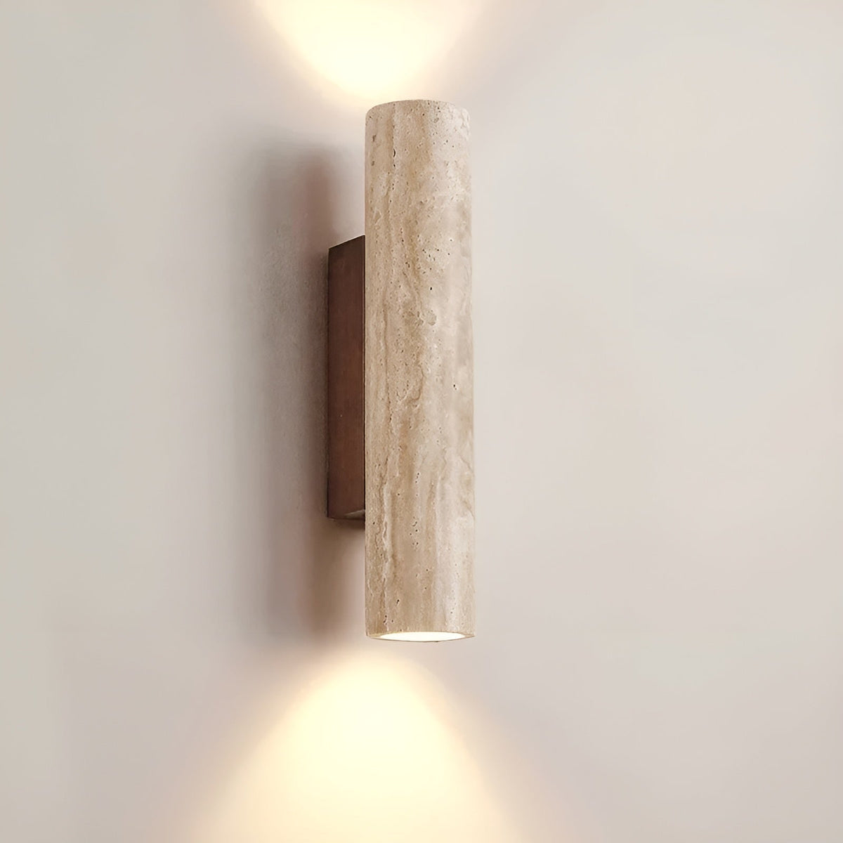 Wandlamp Minimalist met Cilindervorm en Travertine Steen voor Boven en Onder Lichteffect