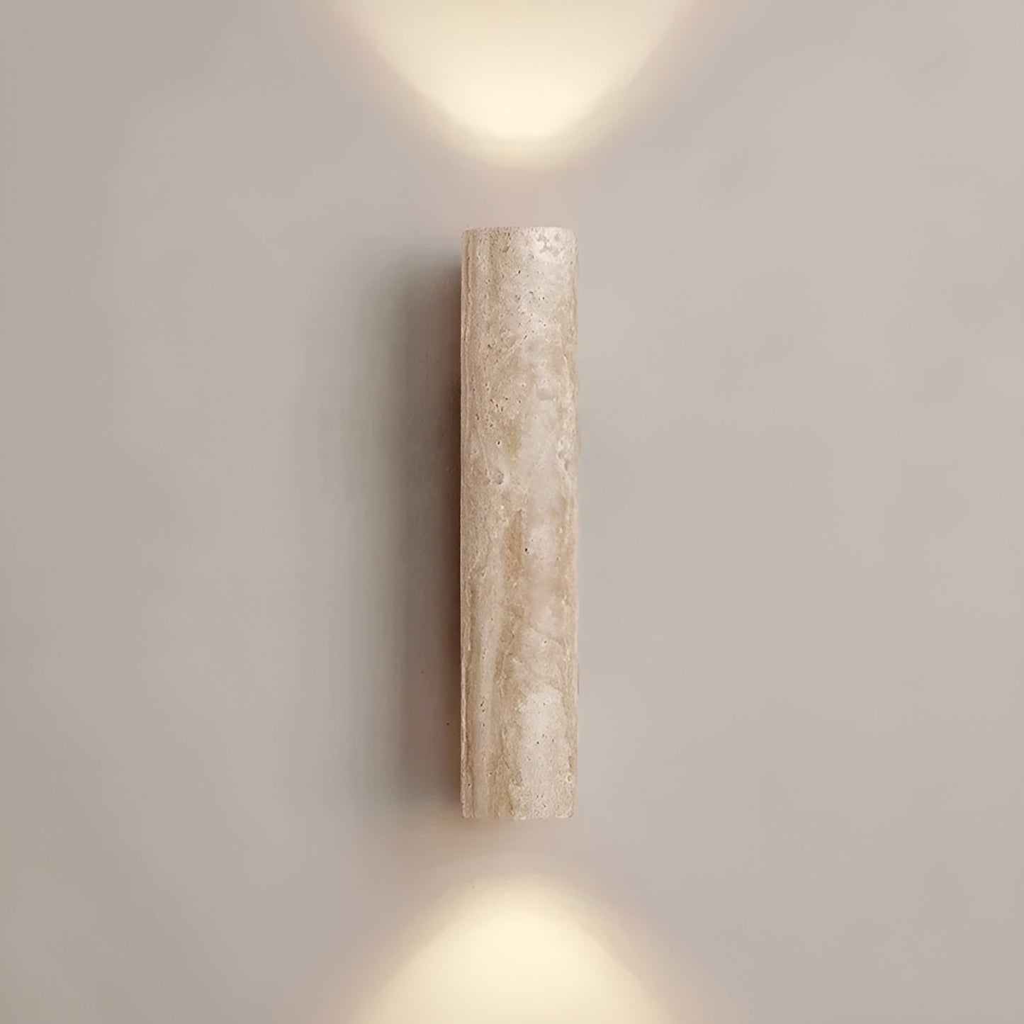 Wandlamp Minimalist met Cilindervorm en Travertine Steen voor Boven en Onder Lichteffect