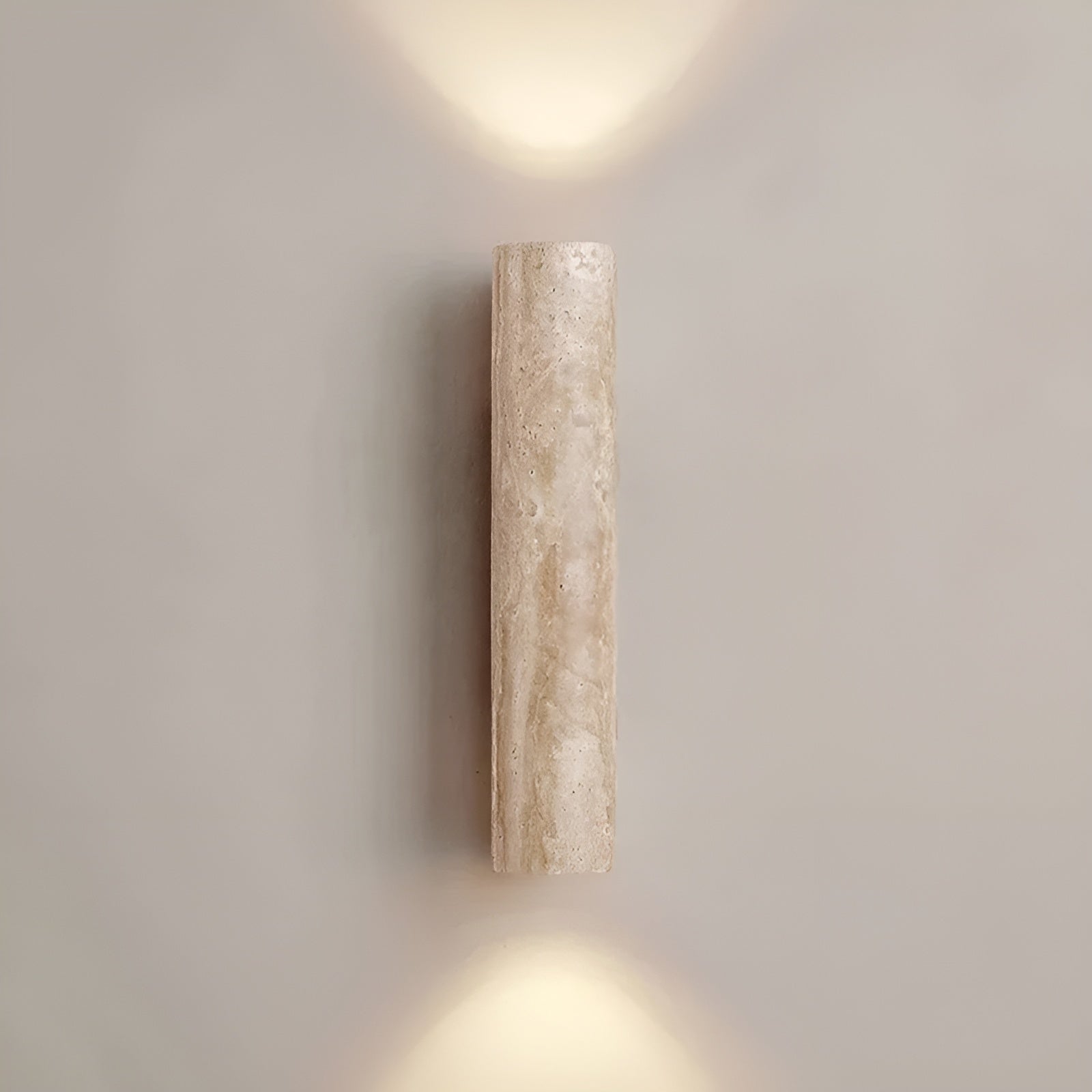 Wandlamp Minimalist met Cilindervorm en Travertine Steen voor Boven en Onder Lichteffect