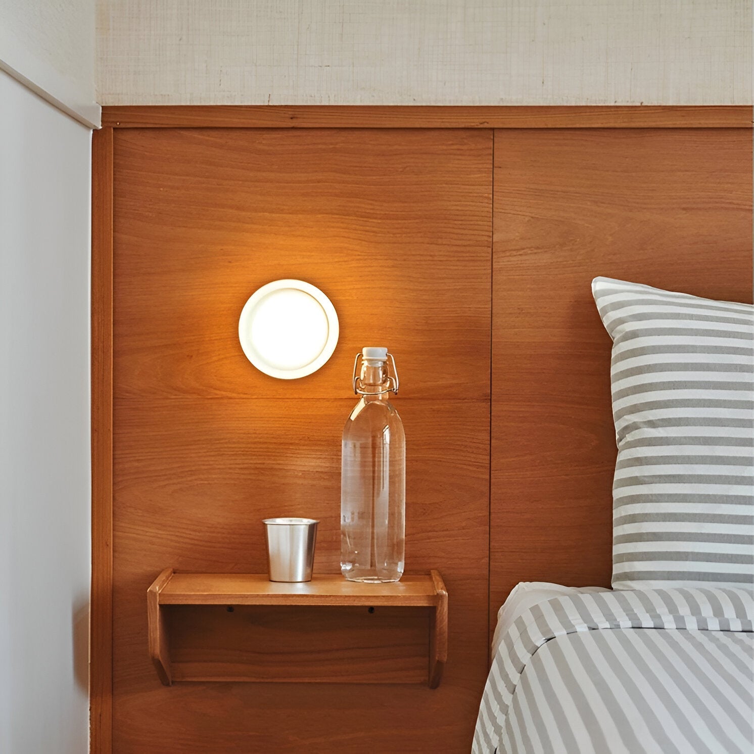 Wandlamp Minimalistisch met Glazen Kap en Geïntegreerde LED
