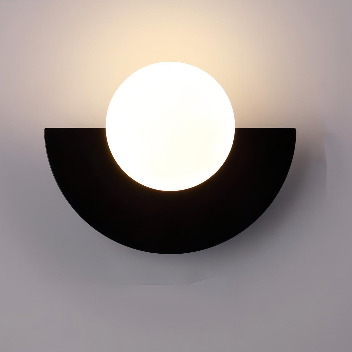 Wandlamp Minimalistisch met Halfrondes Ontwerp en Glazen Bol