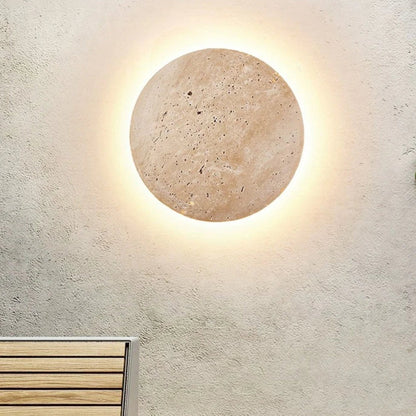 Wandlamp Minimalistisch met Indirecte Verlichting en Ronde Travertijn Schijf