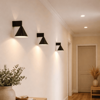 Wandlamp Minimalistisch met Kegelvorm en Up-Down Verlichting