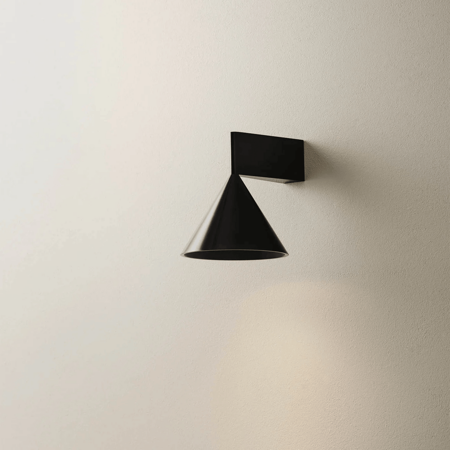 Wandlamp Minimalistisch met Kegelvorm en Up-Down Verlichting